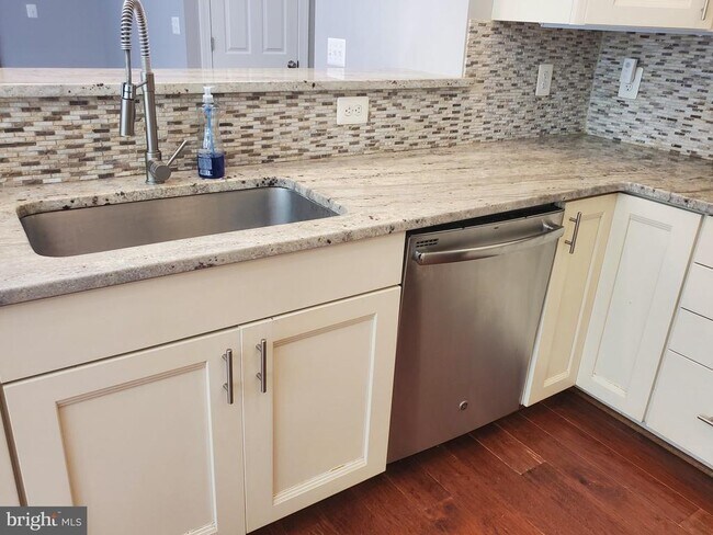 Building Photo - 16379 Covey Cir