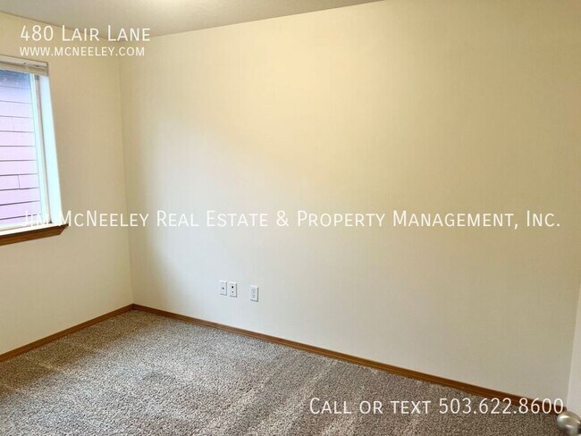 Building Photo - 480 Lair Ln