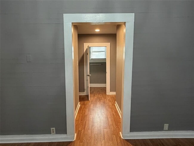 Building Photo - 910 Bunton Ln