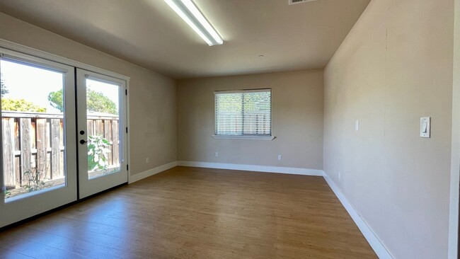 Building Photo - Newer 5 Bedroom House Near Cal Poly ** Ava...