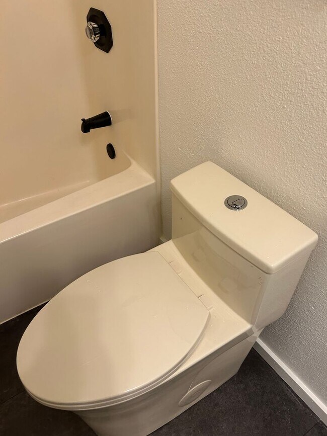 Building Photo - 4038 Grover Ct