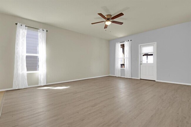 Building Photo - 126 Texas Thistle