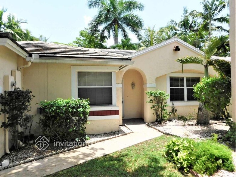 Primary Photo - 851 NW 99th Ave