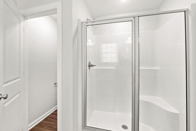 Building Photo - 597 Vinings Dr