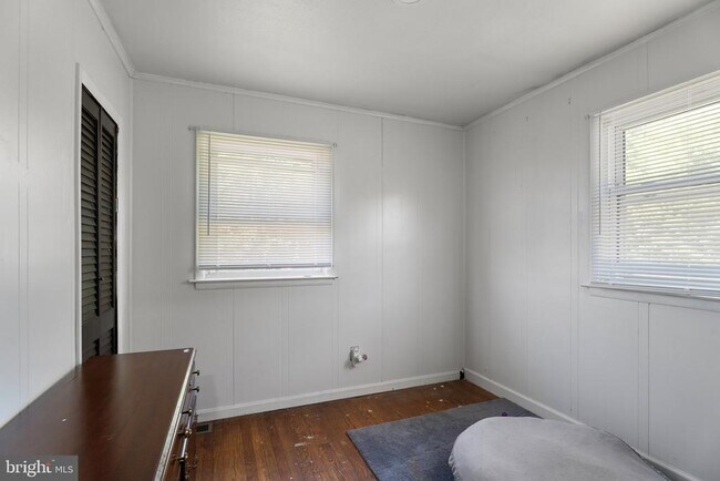 Building Photo - 15605 Hanover Pike