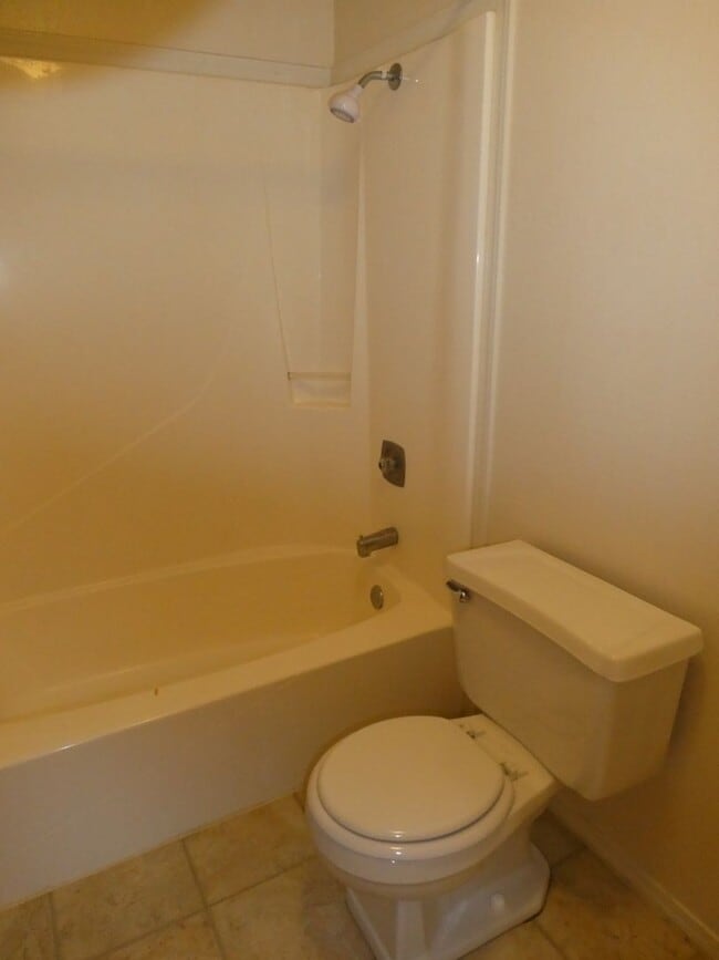 Building Photo - 2 bedroom 1 bath in West Columbia