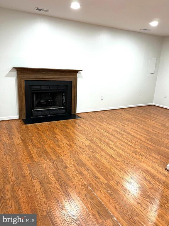 Building Photo - 14847 Winding Loop