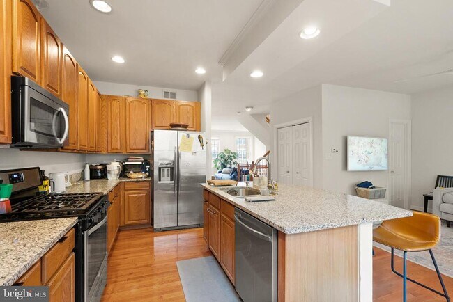 Building Photo - 12922 Starters Ln