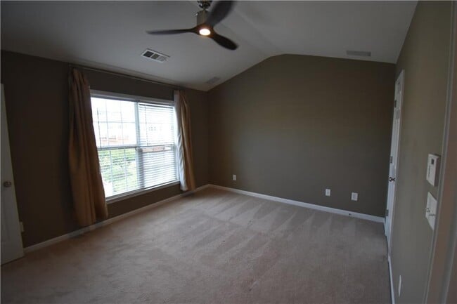 Building Photo - 1002 Thornborough Dr