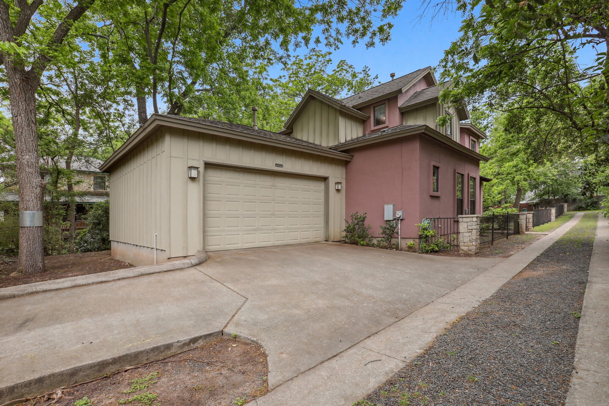 Building Photo - 2309 Kinney Rd
