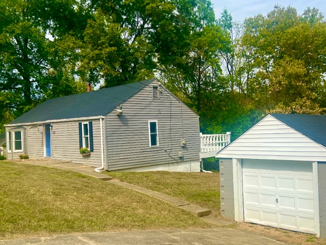Building Photo - 5950 Jessup Rd