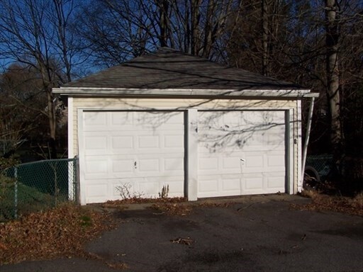 Building Photo - 427 N Main St