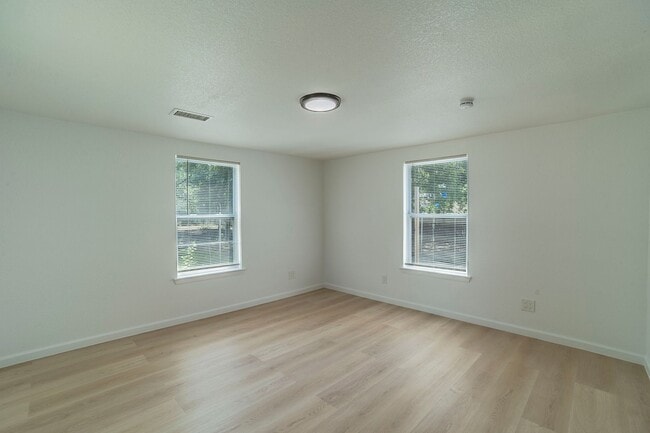 Building Photo - ? Newly Renovated Home in Arlington! ?