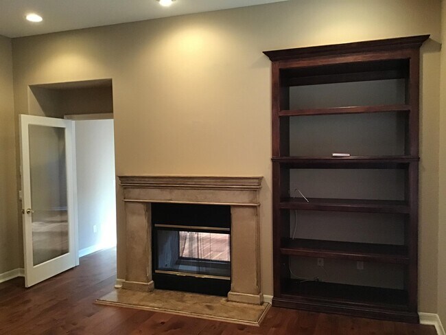 Building Photo - 2514 Montecito Ave