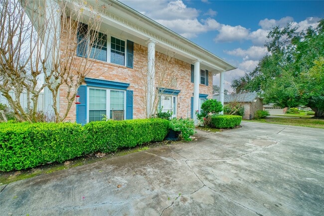 Building Photo - 3114 Cypress Point Dr