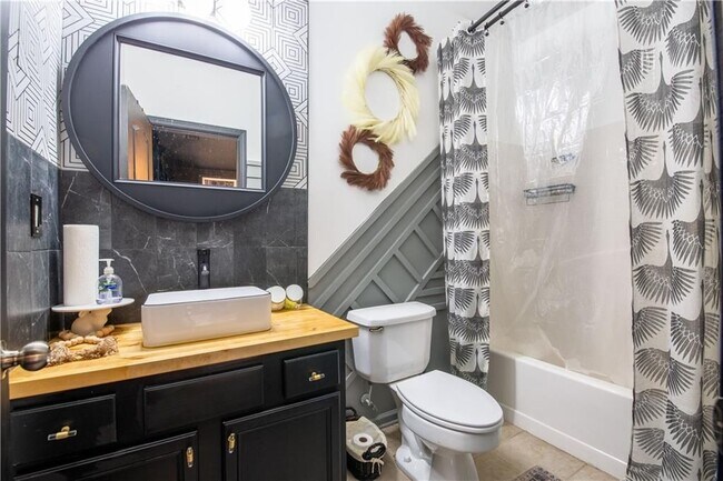 Building Photo - 2122 Silas Way