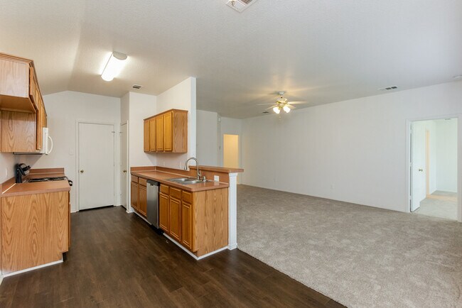 Building Photo - 101 Kennedy Dr