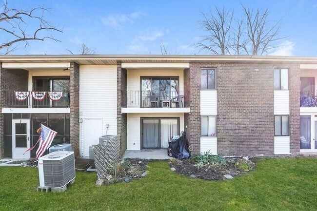 Building Photo - 25 Kings Ct