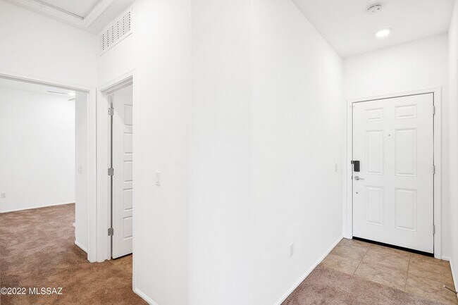 Building Photo - 6330 S Crescent Peak Dr