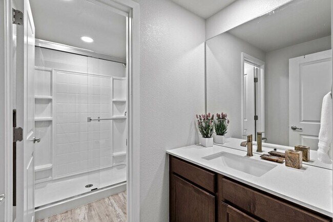 Building Photo - 4 Bedroom, 3 Bathroom 2.8 miles from Old T...