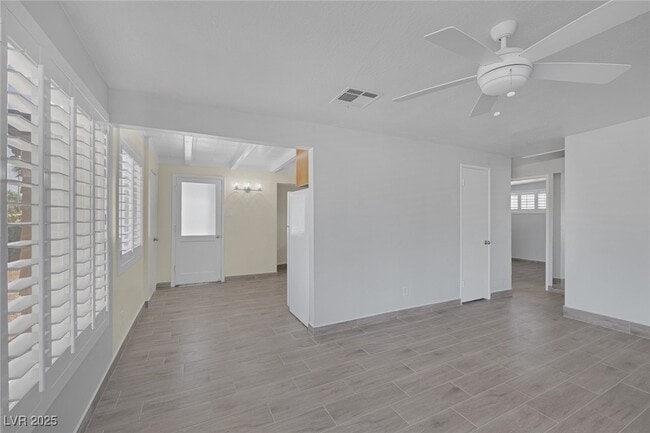 Building Photo - 1720 Eastwood Dr