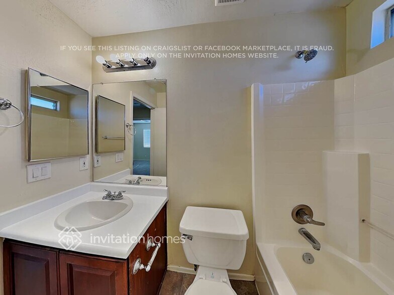 Building Photo - 9728 W Sunnyslope Ln