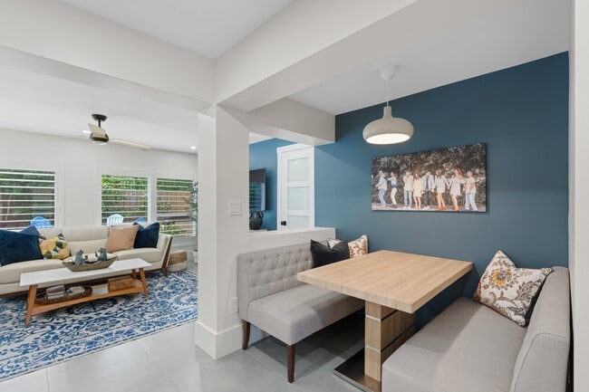 Building Photo - 450 NE 5th Cir