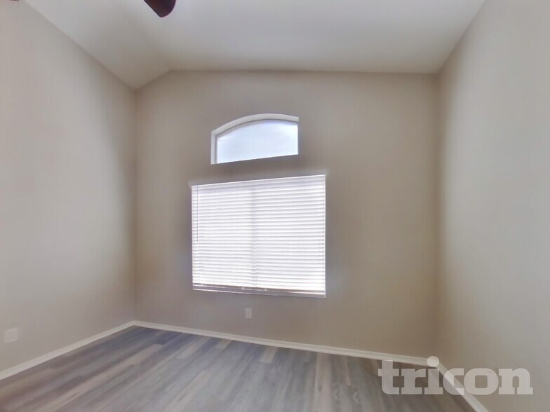 Building Photo - 8363 W Audrey Ln