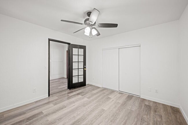 Building Photo - 257 Holiday Way