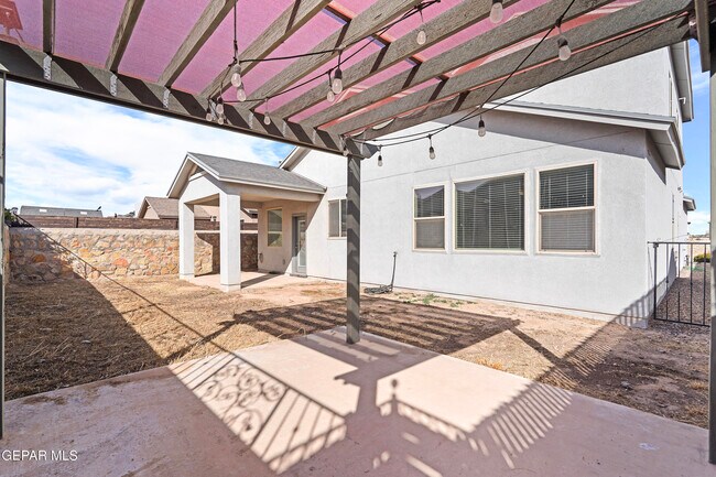 Building Photo - 12640 Mary Ponce Rd