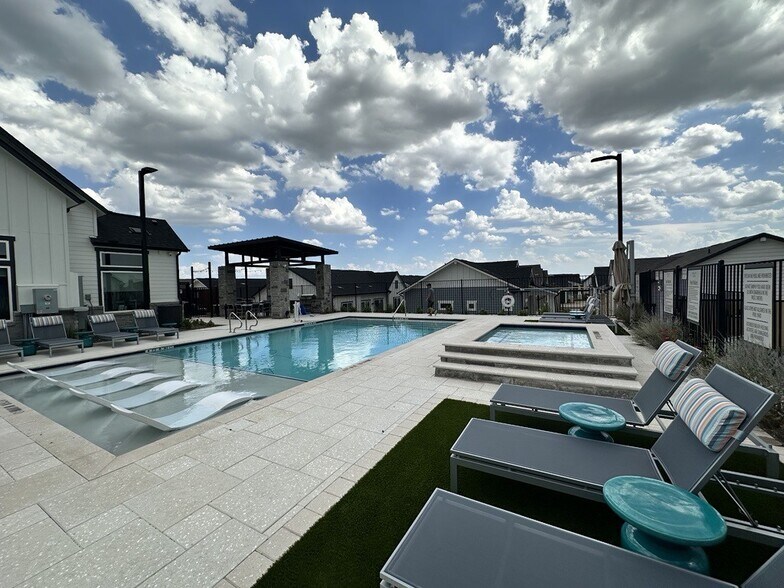 Building Photo - Avilla Vista Ranch