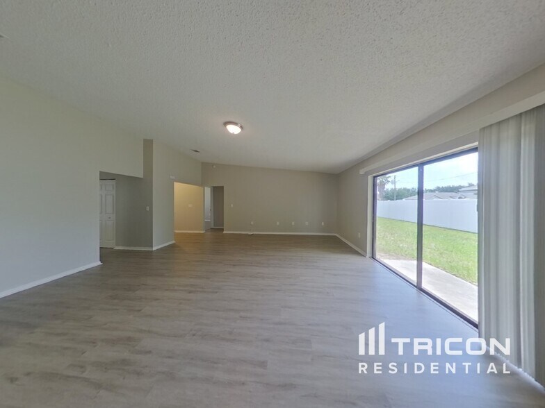 Building Photo - 641 Heraldo Ct