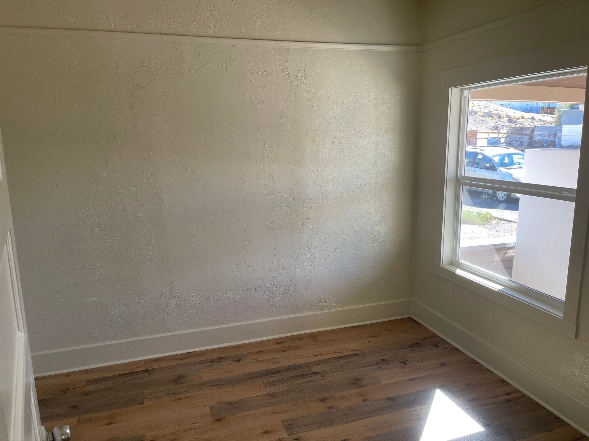 Building Photo - 407 La Mesa Way