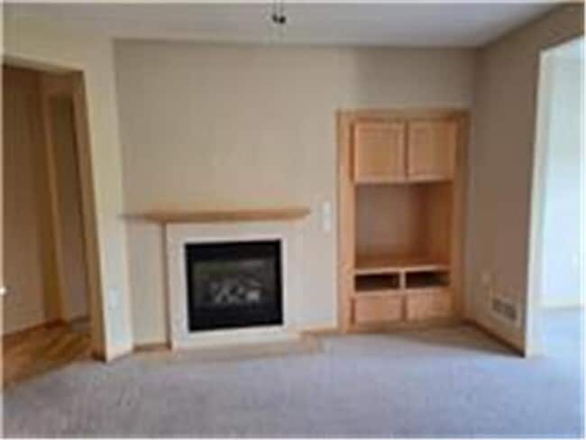 Building Photo - 7445 Timber Crest Dr S