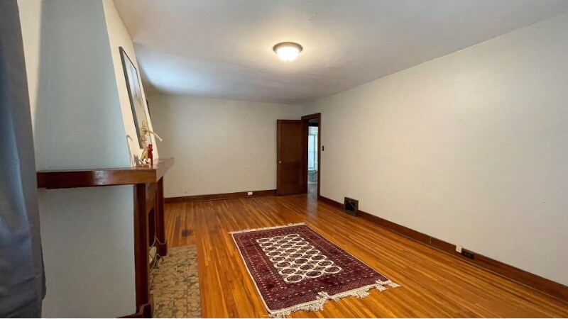Building Photo - 1114 N Carlos Ave