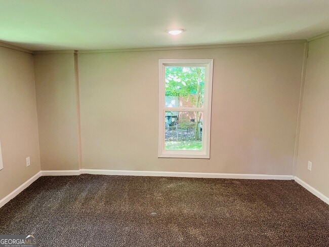 Building Photo - 31 Swan Dr