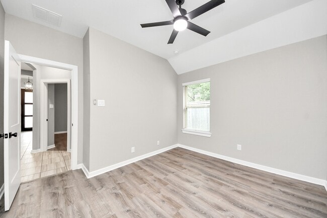 Building Photo - 16011 Monument Hill Crossing