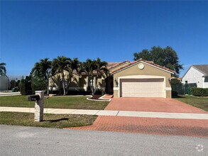 Building Photo - 9721 SW 15th Ct