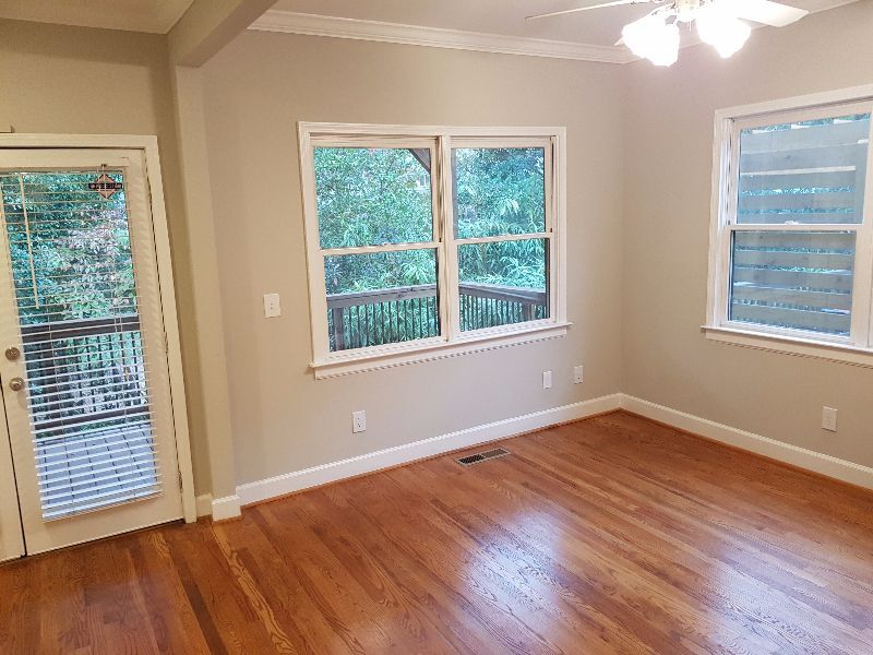 Building Photo - 336 5th St NE