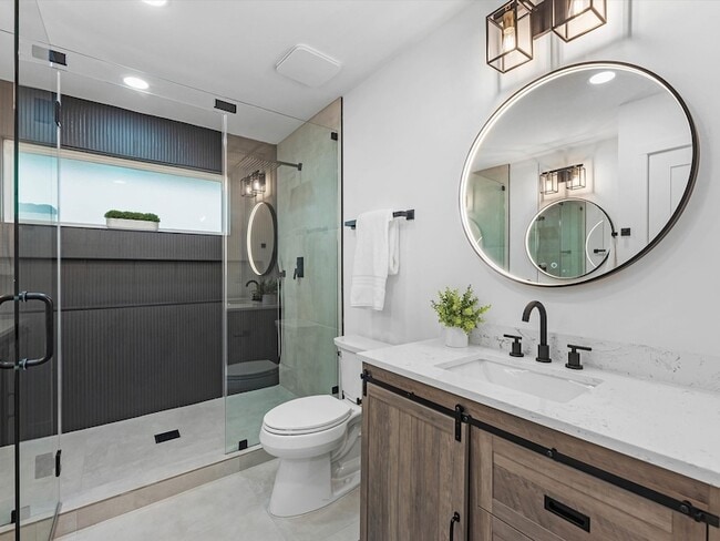 Building Photo - 1826 Woodcrest Dr