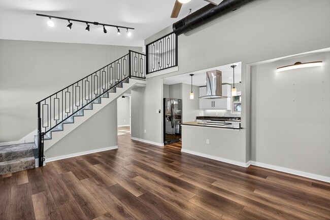 Building Photo - 4305 Oak Park Dr