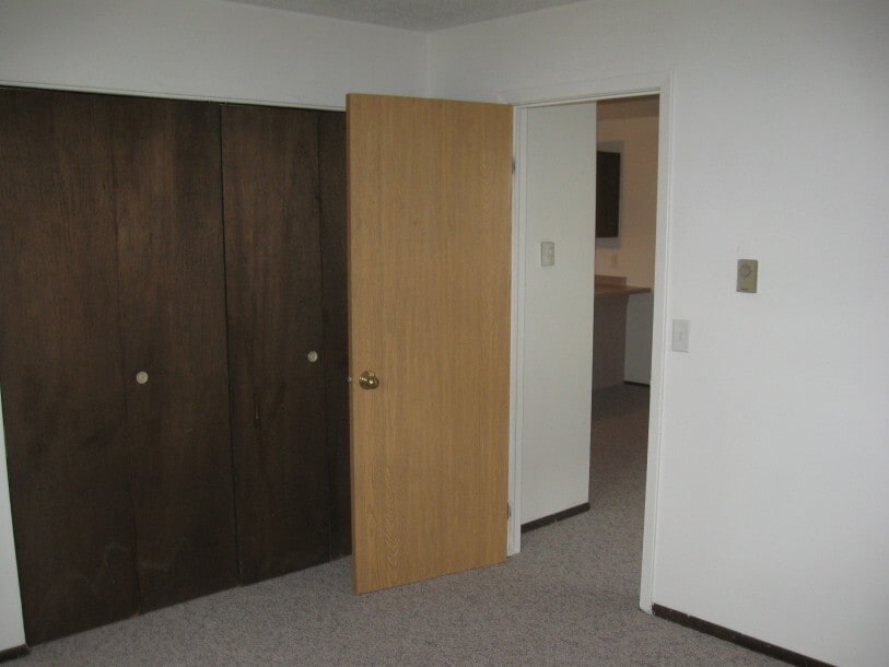 Building Photo - 1519 11th St S