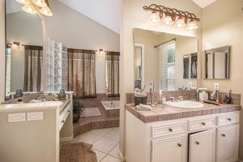 Building Photo - 2303 Silver Sage Dr