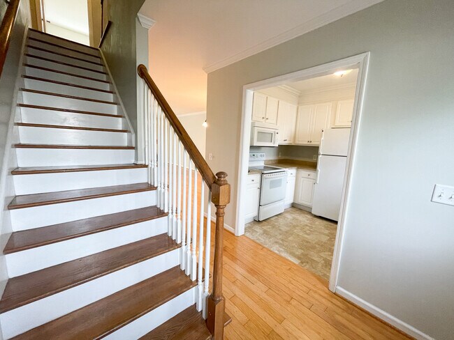 Building Photo - 12 Magnolia Glen Ln