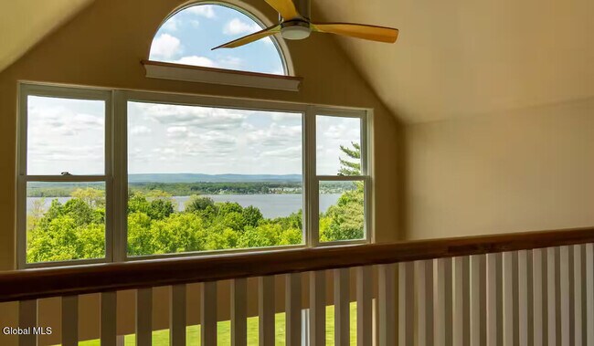 Building Photo - 27 Hill Rd