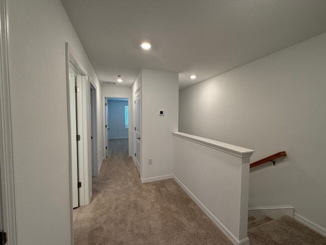 Building Photo - Palmero Community ~ 3 bed/ 2.5 bath Townhouse