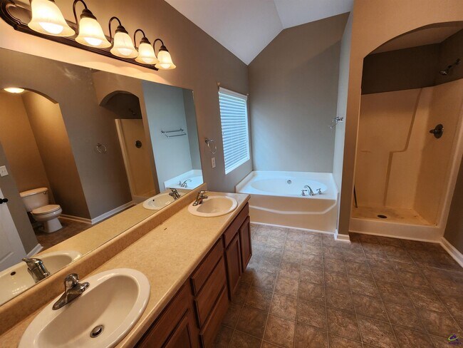 Building Photo - 103 Haven Way