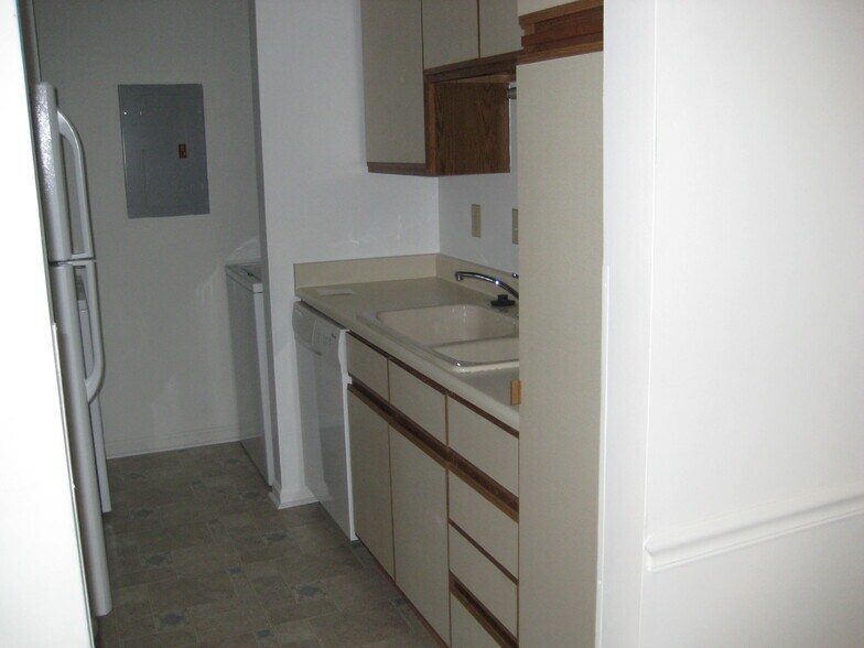 Building Photo - 110 Heywood Rd