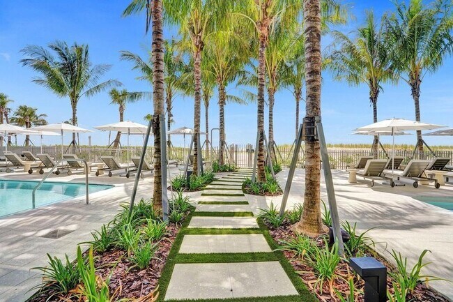 Building Photo - 900 N Ocean Blvd