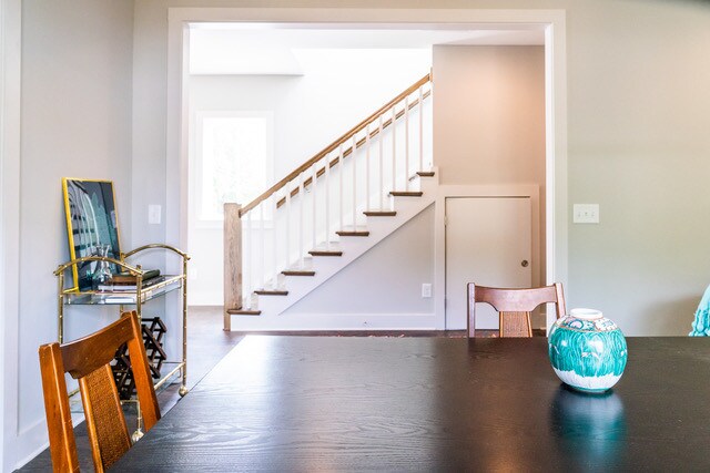 Building Photo - 509 Rosedale Ave E